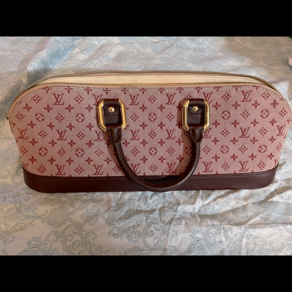 Louis Vuitton Mini Lin Alma Long Bag, 100% authentic. Excellent condition.